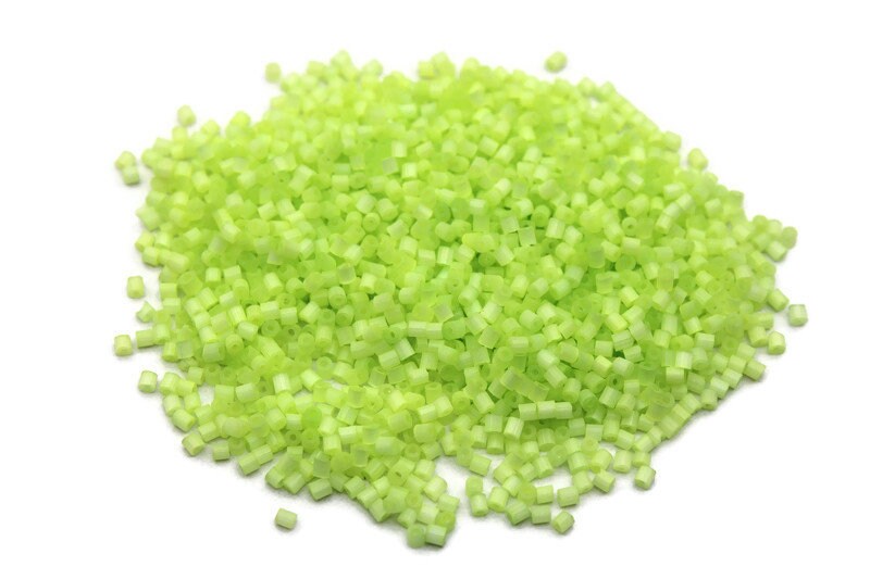 11/0 Hexagon 2 Cut, Neon Green Satin, Czech Seed Beads, 20/50/100 Grams Packs, Embroidery making, Jewelry Making. Vintage Beads, 516m/13