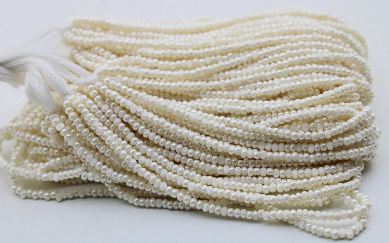 11/0 Charlotte true Cut Beads, Pearl Eggshell (2 Perfect Facets) 1/3/5 Hanks, Jewelry Supply, Embroidery Material, Vintage Beads,Premium True Cut, 46112