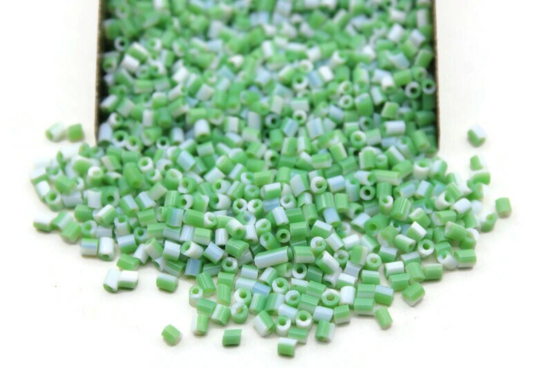 11/0, 2 Cut Green-White Striped Seed Beads, 20/50/100 Grams Packs, Embroidery Beads, Jewelry Beads, Craft Supply, Indian Seed Beads, 471/8.